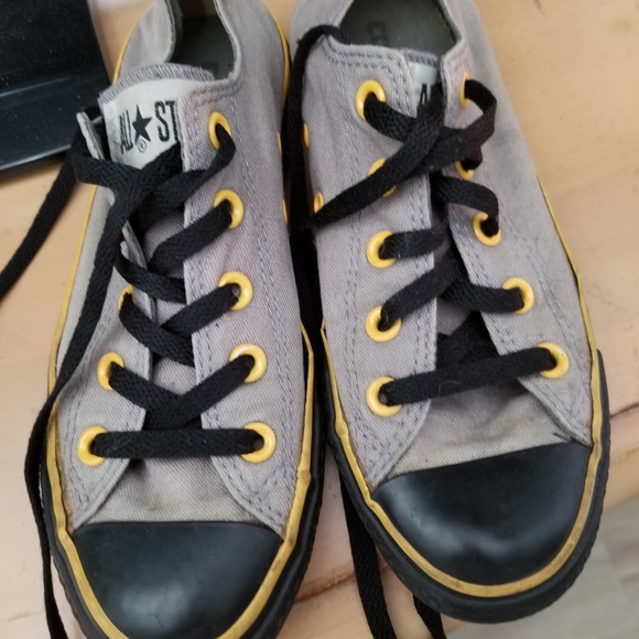 Converse All Star Limited Edition Size 7 Women's - Picture 1 of 3